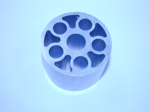 使用深圳铝型材中如何增强抗蚀性和耐磨性？